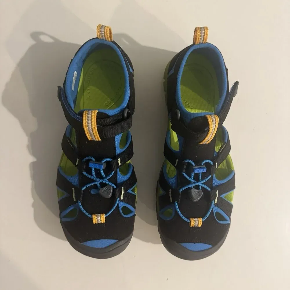 KEEN Seacamp II CNX Big Kids Water Sandals Youth Size 5 NWOT Closed Toe